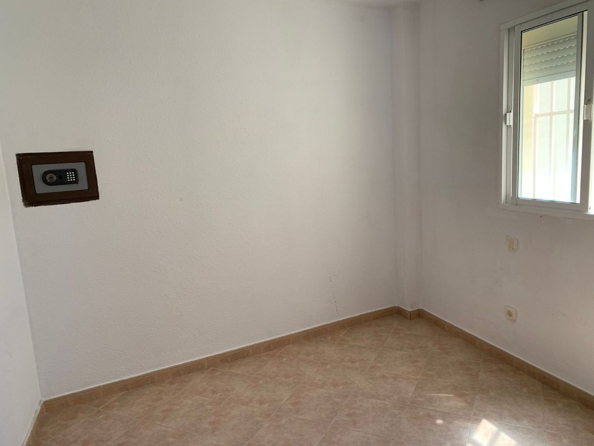 4 Bed, 1 Bath, HouseFor Sale, Manilva, Malaga