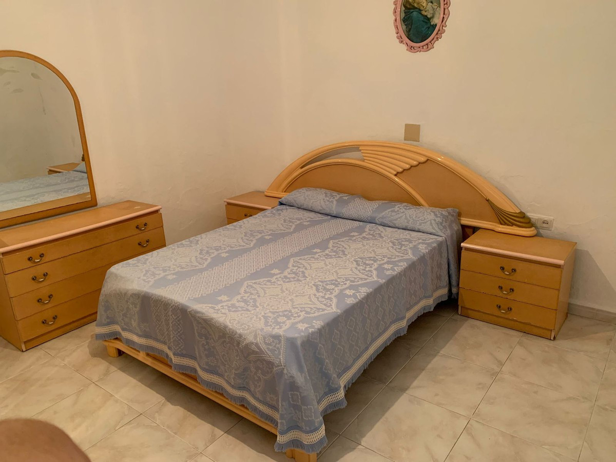 4 Bed, 1 Bath, HouseFor Sale, Manilva, Malaga