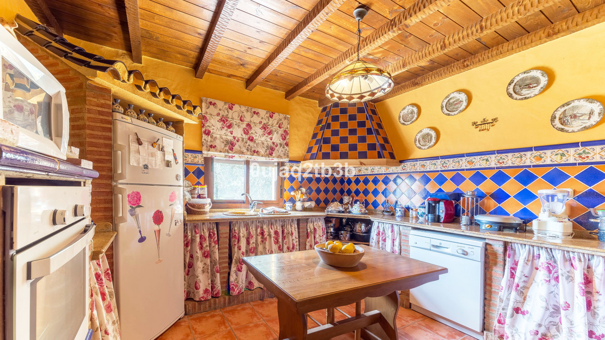 3 Bed, 2 Bath, HouseFor Sale, Cortes de La Frontera, Malaga