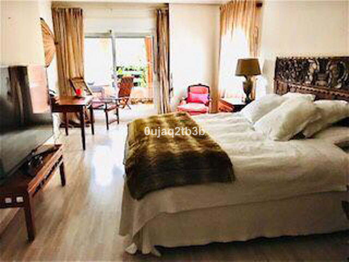 3 Bed, 3 Bath, ApartmentFor Sale, New Golden Mile, Malaga