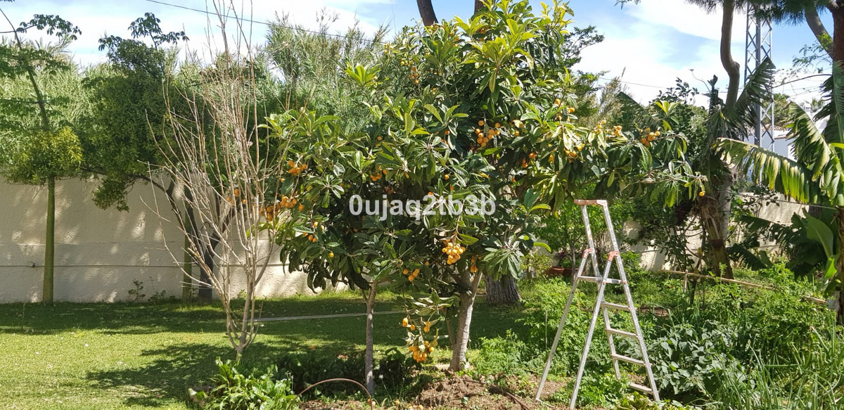 5 Bed, 4 Bath, HouseFor Sale, New Golden Mile, Malaga