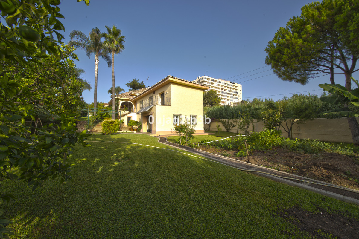5 Bed, 4 Bath, HouseFor Sale, New Golden Mile, Malaga