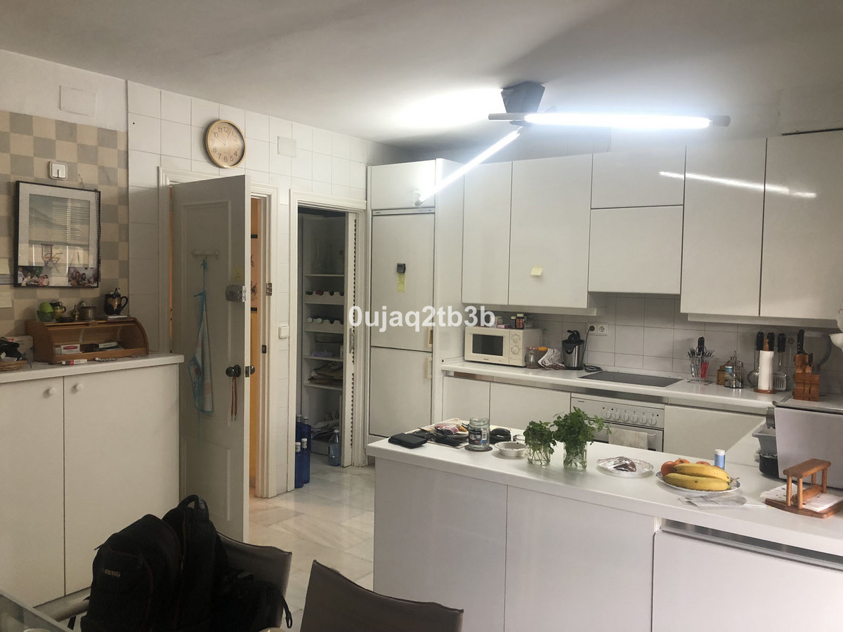 4 Bed, 3 Bath, ApartmentFor Sale, Marbella, Malaga