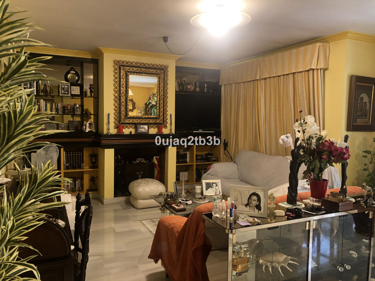 4 Bed, 3 Bath, ApartmentFor Sale, Marbella, Malaga