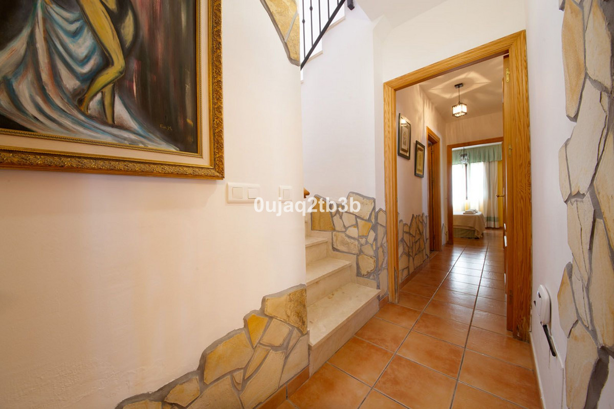 6 Bed, 4 Bath, HouseFor Sale, Estepona, Malaga