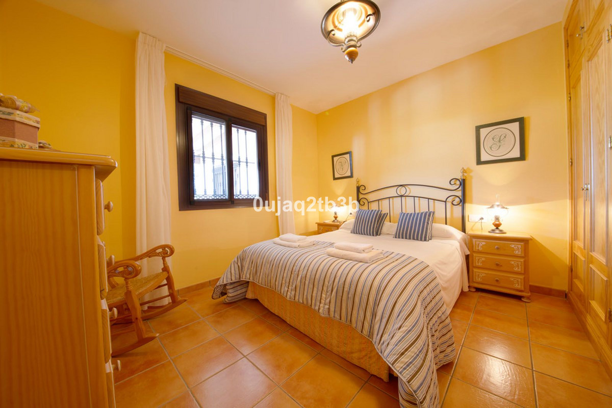 6 Bed, 4 Bath, HouseFor Sale, Estepona, Malaga