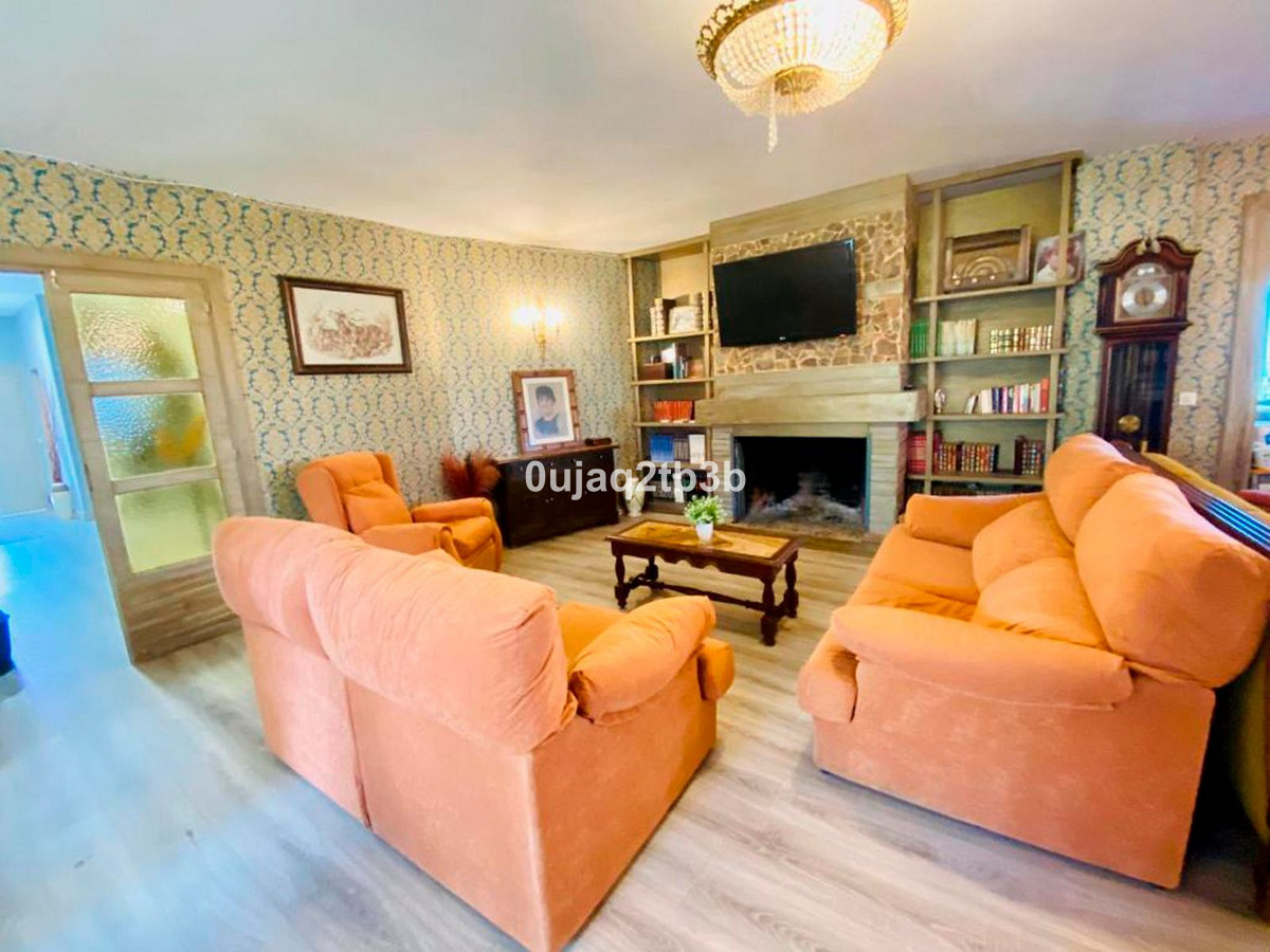 8 Bed, 4 Bath, HouseFor Sale, Marbella, Malaga