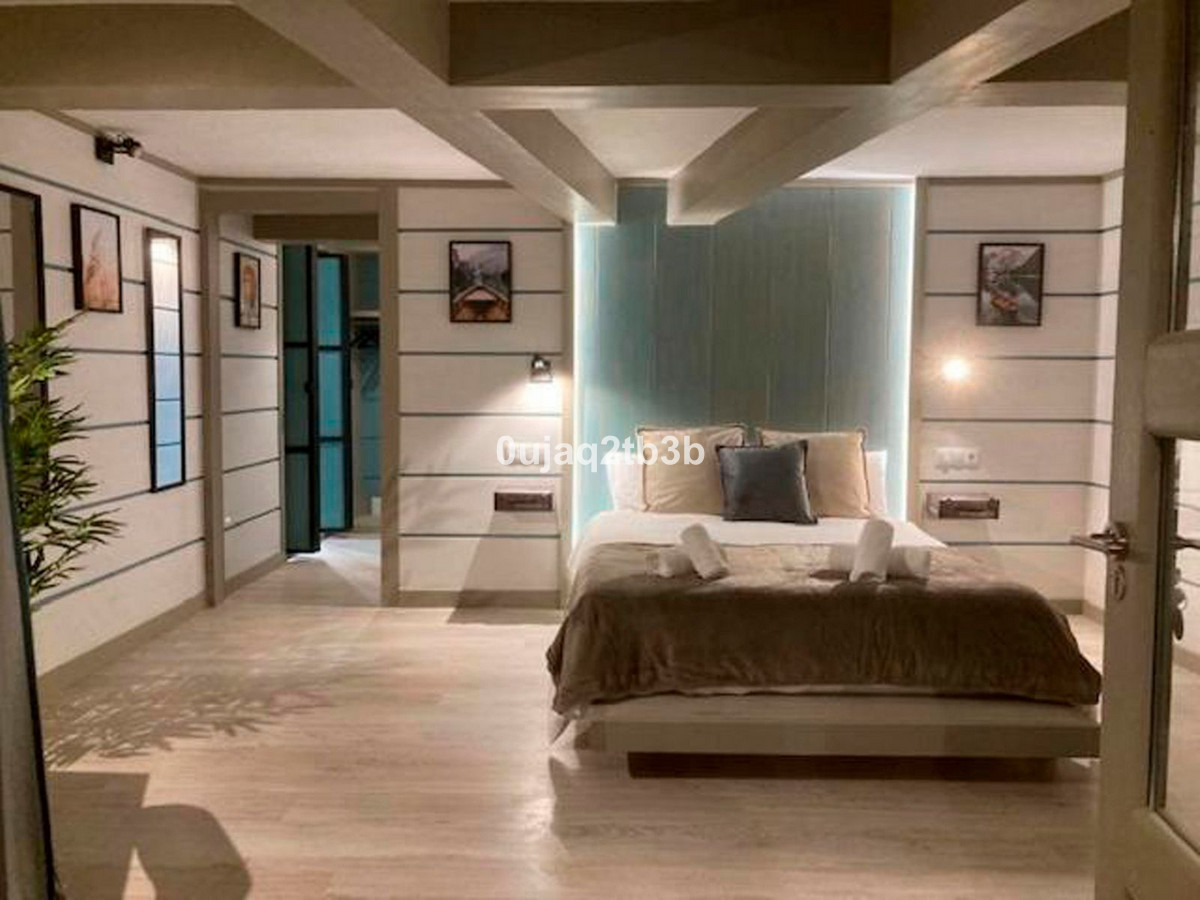 8 Bed, 4 Bath, HouseFor Sale, Marbella, Malaga