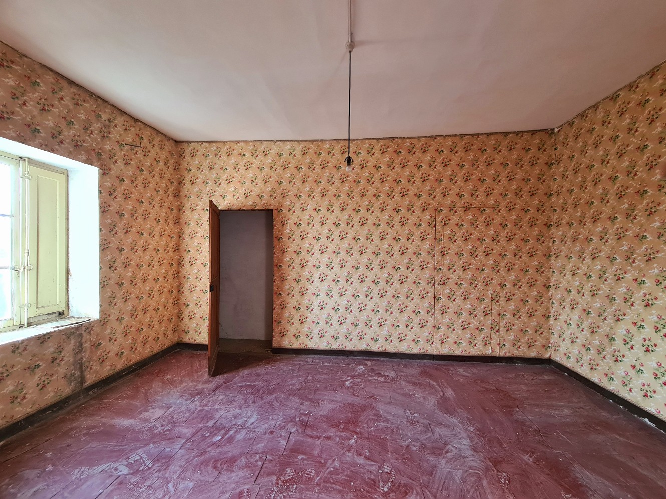 7 Bed, 1 Bath, HouseFor Sale, Narbonne, Aude, Languedoc-Roussillon, 11000