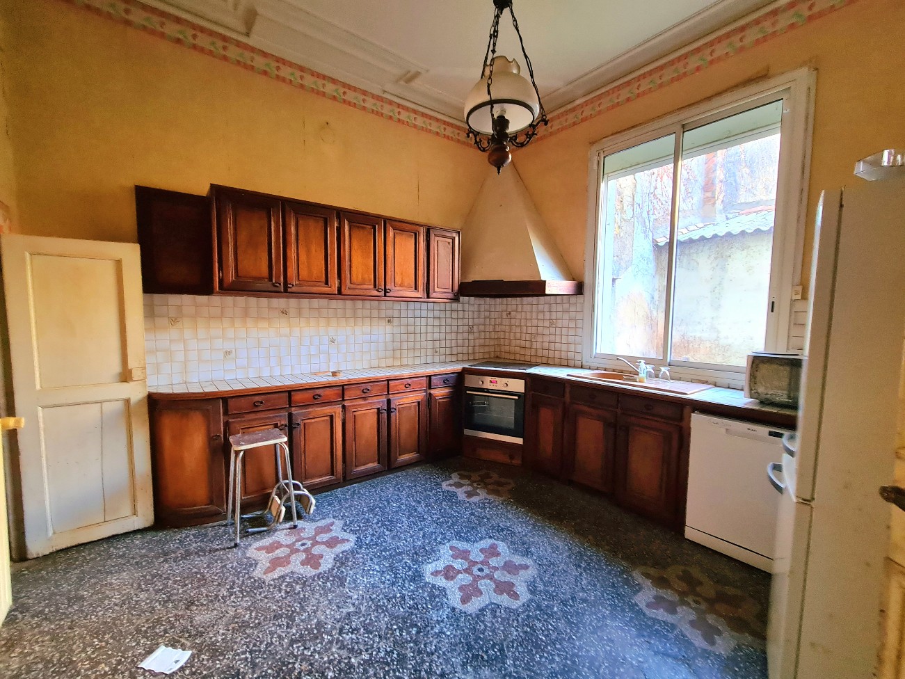 7 Bed, 1 Bath, HouseFor Sale, Narbonne, Aude, Languedoc-Roussillon, 11000