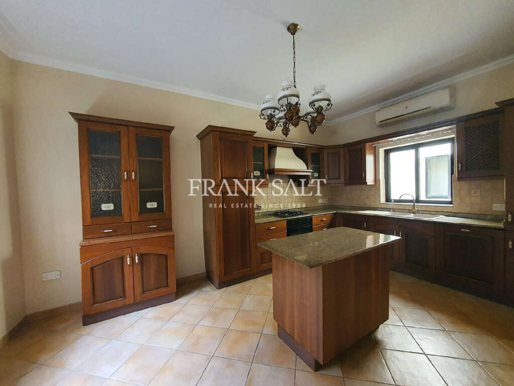 3 Bed, ApartmentFor Sale, Marsascala, Malta