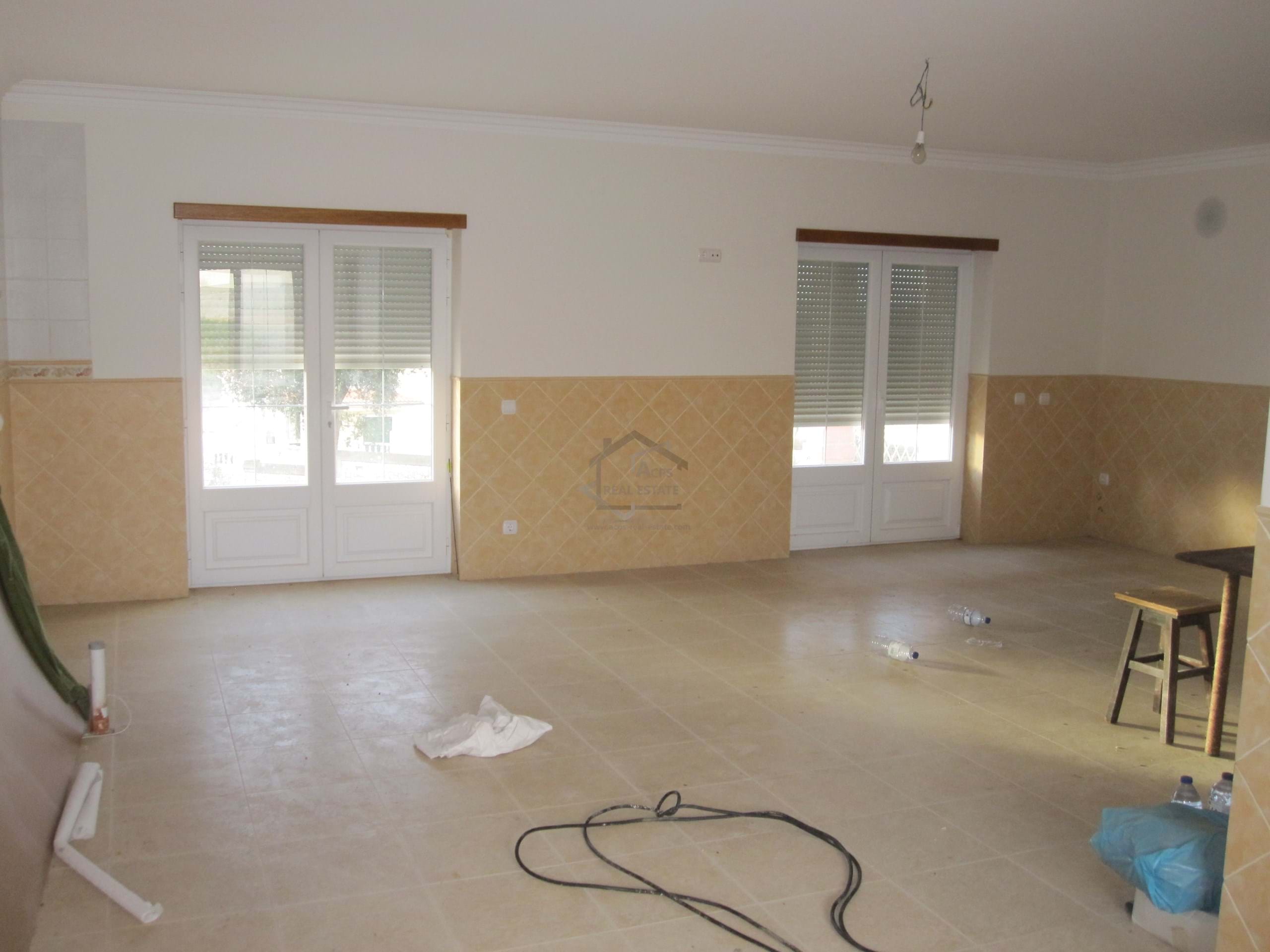 4 Bed, 3 Bath, HouseFor Sale, Caldas da Rainha, Leiria, 2500-045