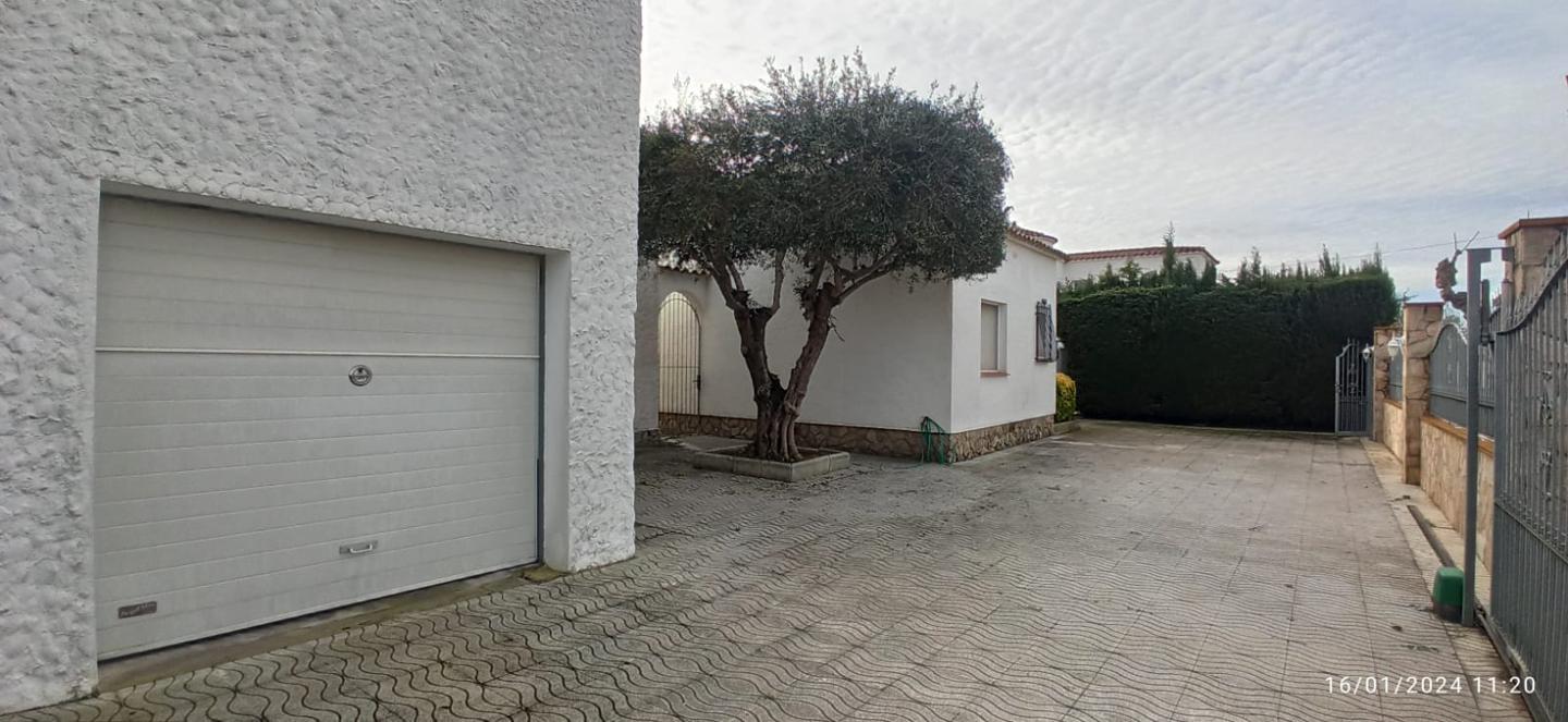 7 Bed, 4 Bath, HouseFor Sale, Empuriabrava, Girona, 17487