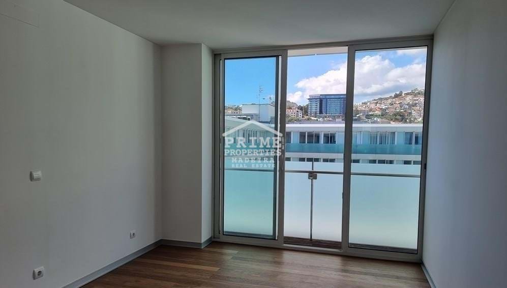 3 Bed, 2 Bath, ApartmentFor Sale, Funchal, Ilha da Madeira, 9000-089