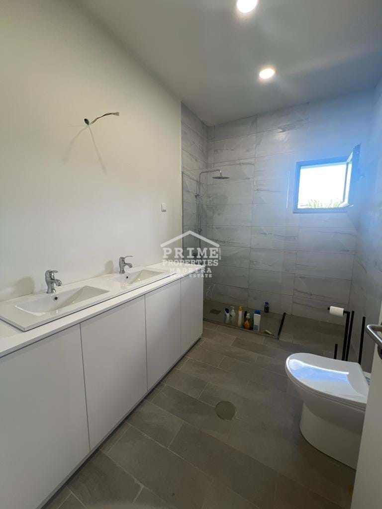 3 Bed, 2 Bath, HouseFor Sale, Funchal, Ilha da Madeira, 9000-098