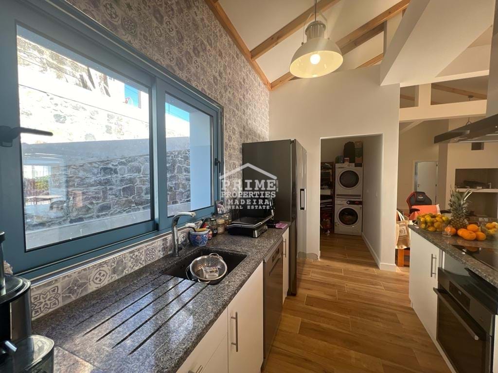 3 Bed, 2 Bath, HouseFor Sale, Funchal, Ilha da Madeira, 9000-098