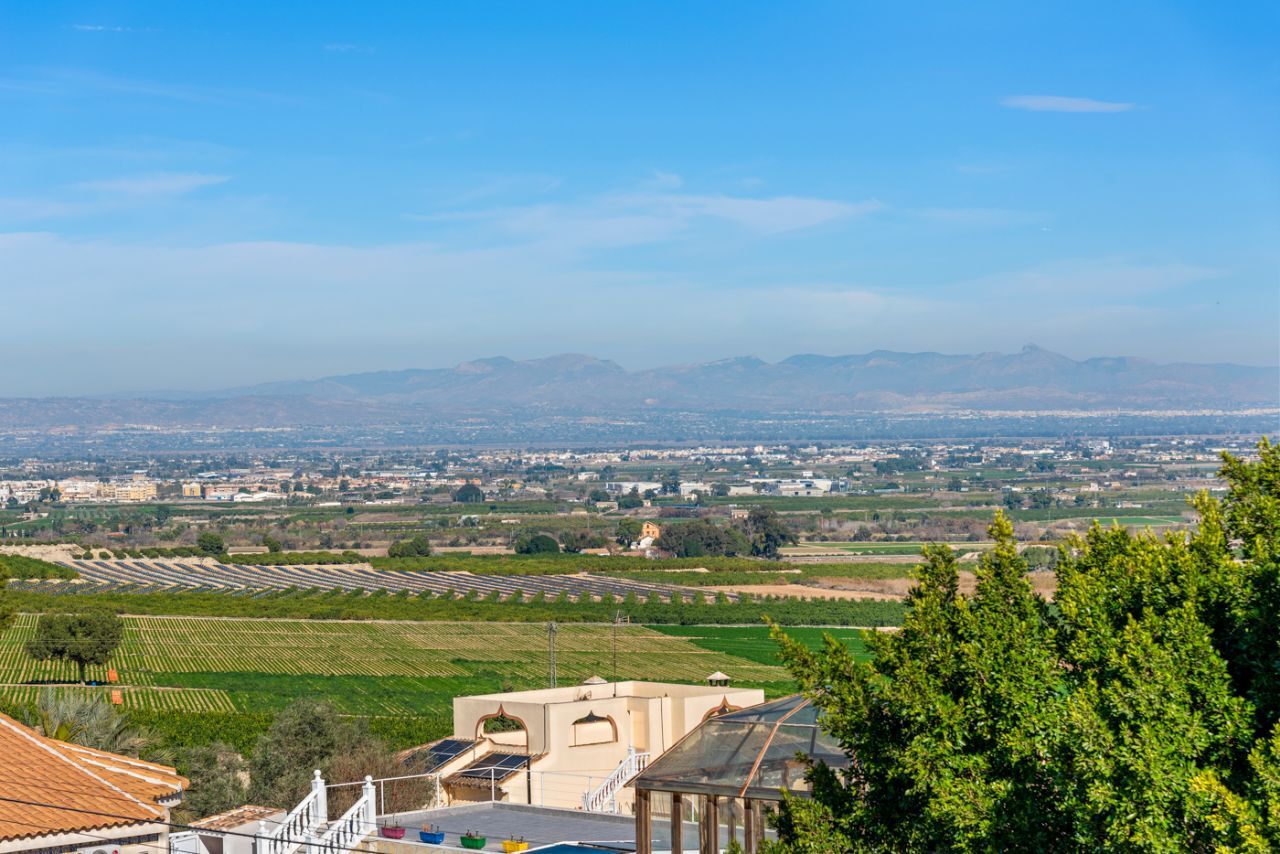 4 Bed, 4 Bath, HouseFor Sale, Almoradi, Alicante