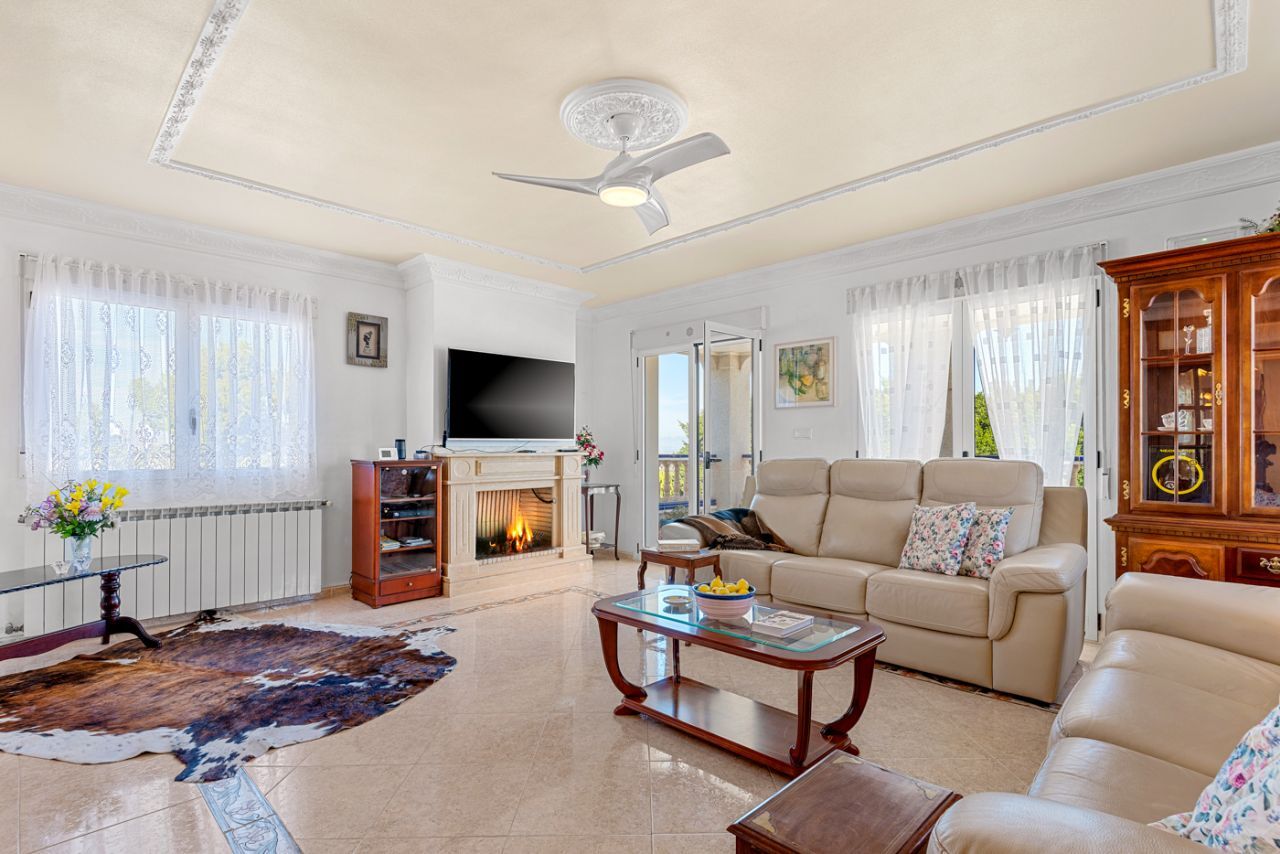 4 Bed, 4 Bath, HouseFor Sale, Almoradi, Alicante