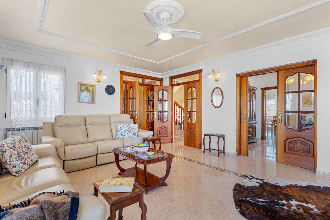 4 Bed, 4 Bath, HouseFor Sale, Almoradi, Alicante