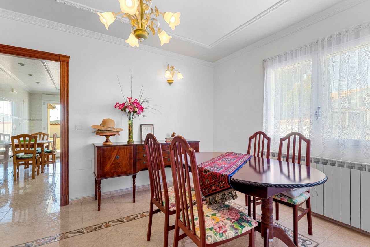 4 Bed, 4 Bath, HouseFor Sale, Almoradi, Alicante