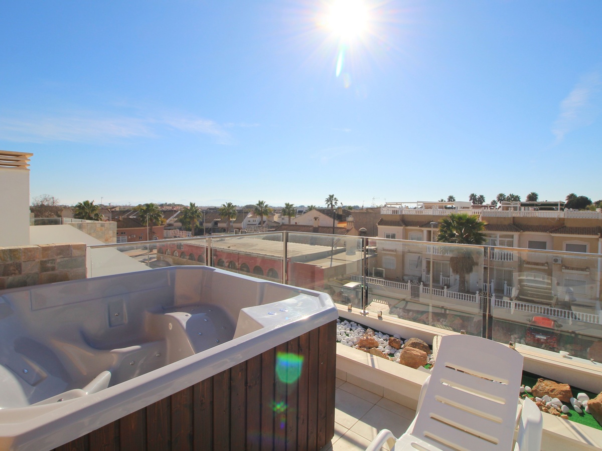 4 Bed, 3 Bath, HouseFor Sale, Los Alcazares, Murcia