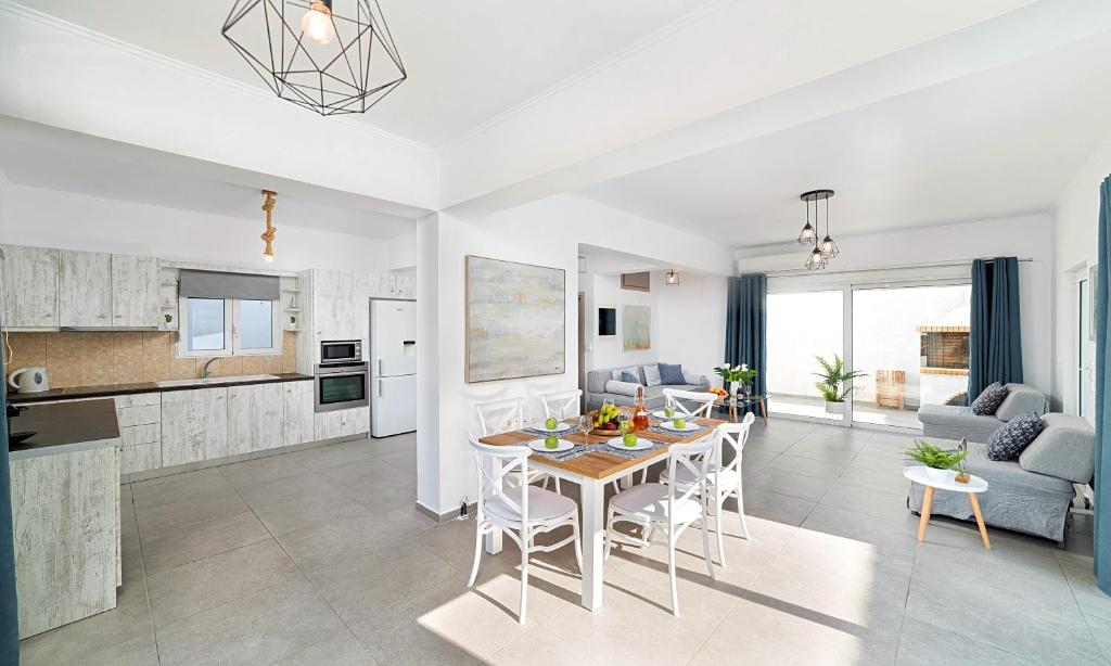 3 Bed, 2 Bath, HouseFor Sale, Chania, Crete 3 Bed, 2 Bath, HouseFor Sale, Chania, Crete