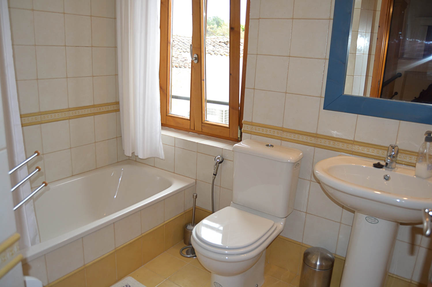 3 Bed, 3 Bath, HouseFor Sale, Townhouse with Restaurante and Two Separate Apartm, Algarve 3 Bed, 3 Bath, HouseFor Sale, Townhouse with Restaurante and Two Separate Apartm, Algarve