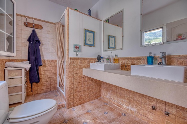 5 Bed, 3 Bath, HouseFor Sale, Adeje, Adeje