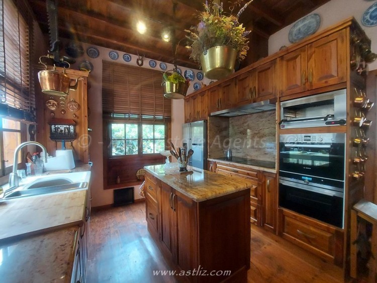 6 Bed, 6 Bath, HouseFor Sale, La Casona de La Angustias, Icod De Los Vinos