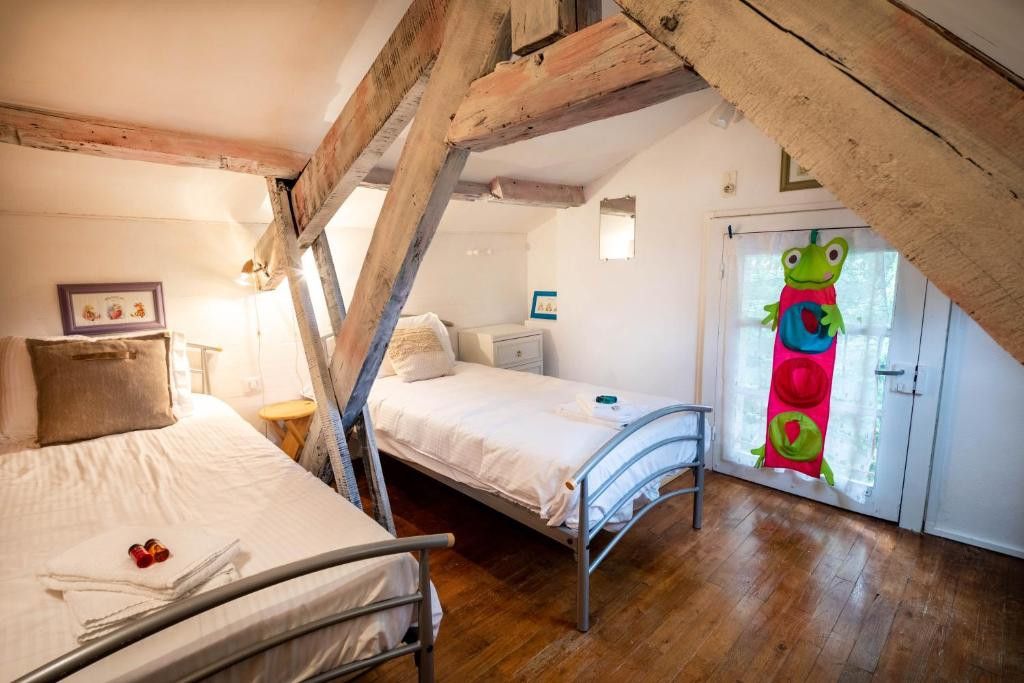 4 Bed, 1 Bath, HouseFor Sale, Saint Alvere, Dordogne, Aquitaine, 24510