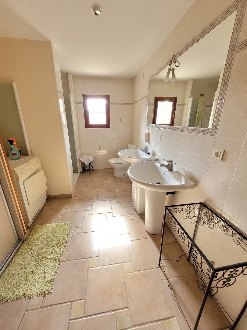 3 Bed, 1 Bath, HouseFor Sale, Pezenas, Herault, Languedoc-Roussillon, 34120