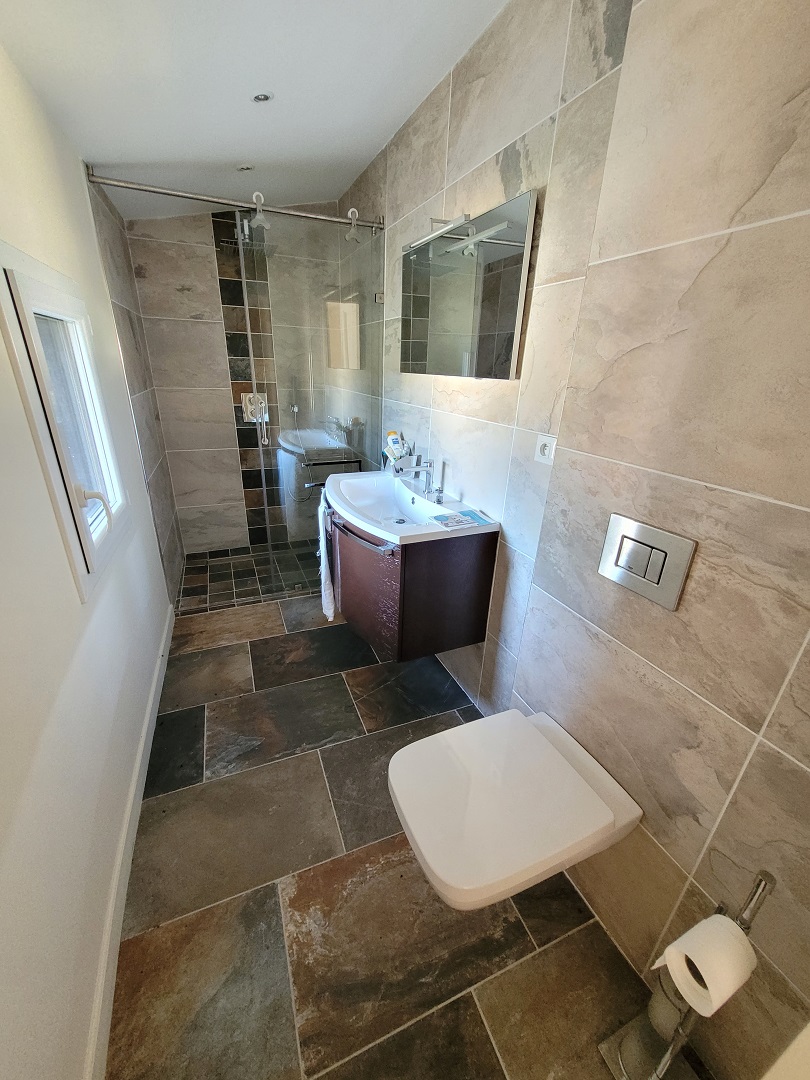 5 Bed, 3 Bath, HouseFor Sale, Laurens, Herault, Languedoc-Roussillon, 34480