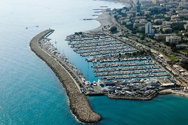 3 Bed, 3 Bath, ApartmentFor Sale, Saint-Laurent-du-Var, Alpes-Maritimes