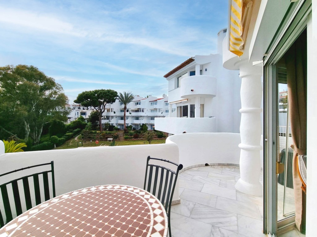 2 Bed, 1 Bath, ApartmentFor Sale, Calahonda, Malaga