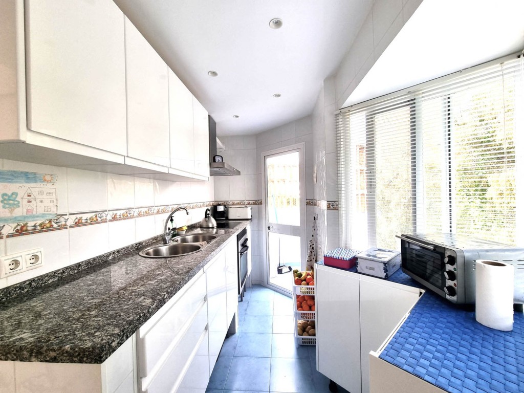 2 Bed, 1 Bath, ApartmentFor Sale, Calahonda, Malaga