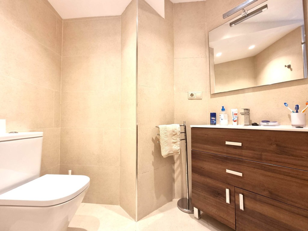 2 Bed, 1 Bath, ApartmentFor Sale, Calahonda, Malaga