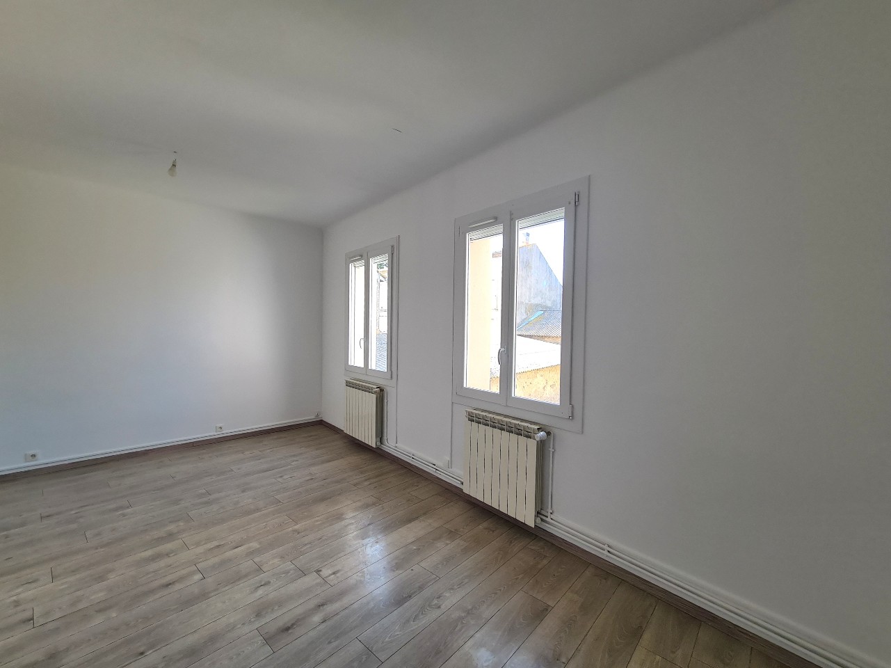 4 Bed, 2 Bath, HouseFor Sale, Beziers, Herault, Languedoc-Roussillon, 34500