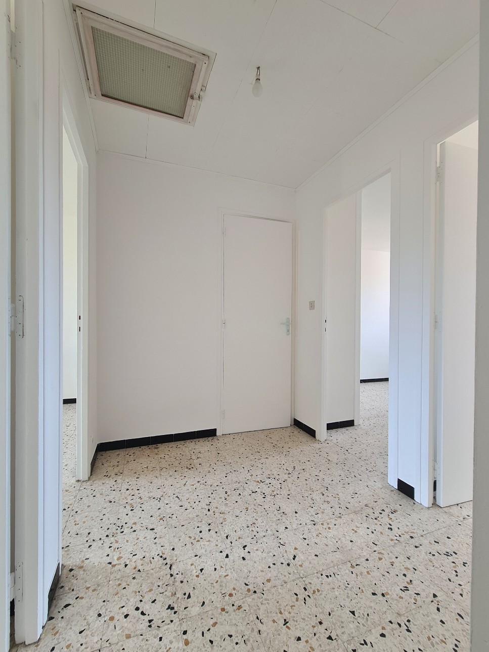 4 Bed, 2 Bath, HouseFor Sale, Beziers, Herault, Languedoc-Roussillon, 34500