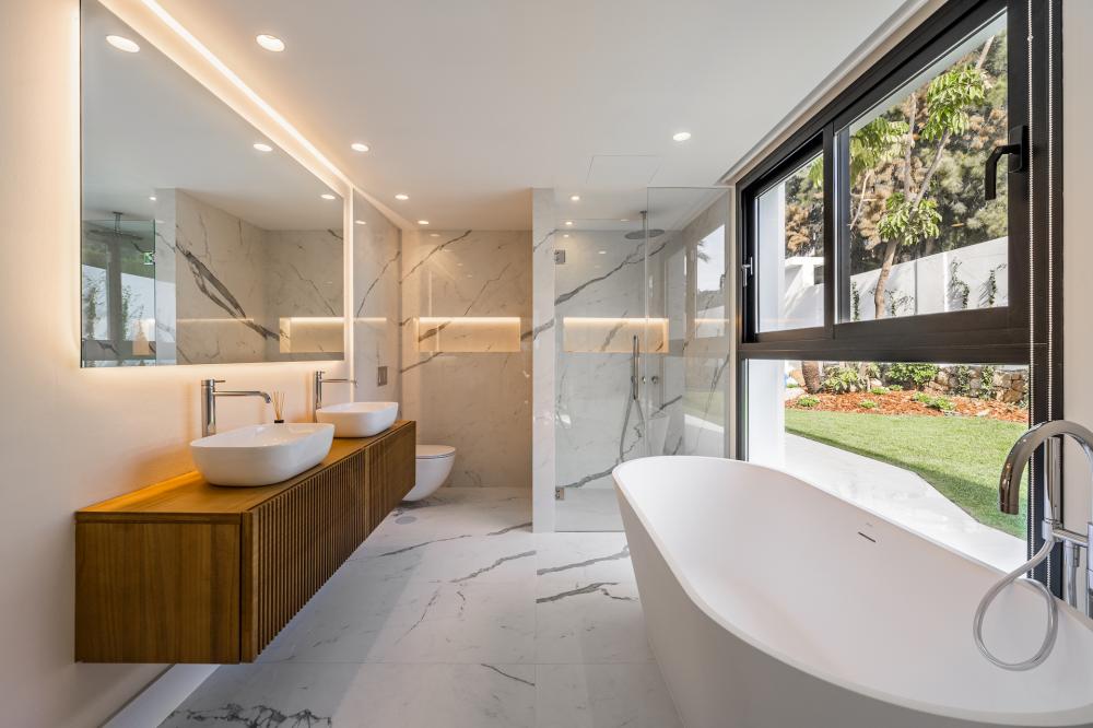 5 Bed, 6 Bath, HouseFor Sale, El Paraiso, Malaga 5 Bed, 6 Bath, HouseFor Sale, El Paraiso, Malaga