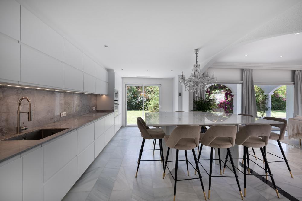 5 Bed, 5 Bath, HouseFor Sale, Alcaucín, Malaga