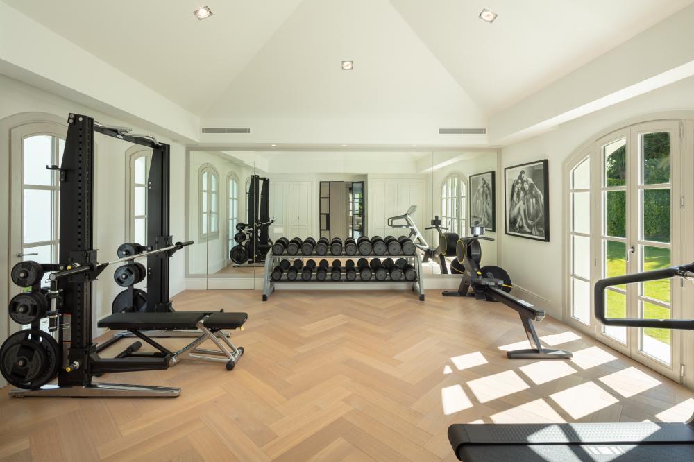 6 Bed, 4 Bath, HouseFor Sale, Nueva Andalucia, Malaga