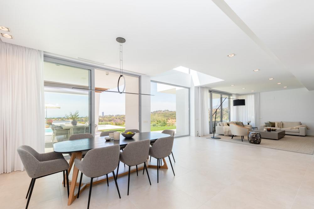 5 Bed, 3 Bath, HouseFor Sale, Marbella East, Malaga