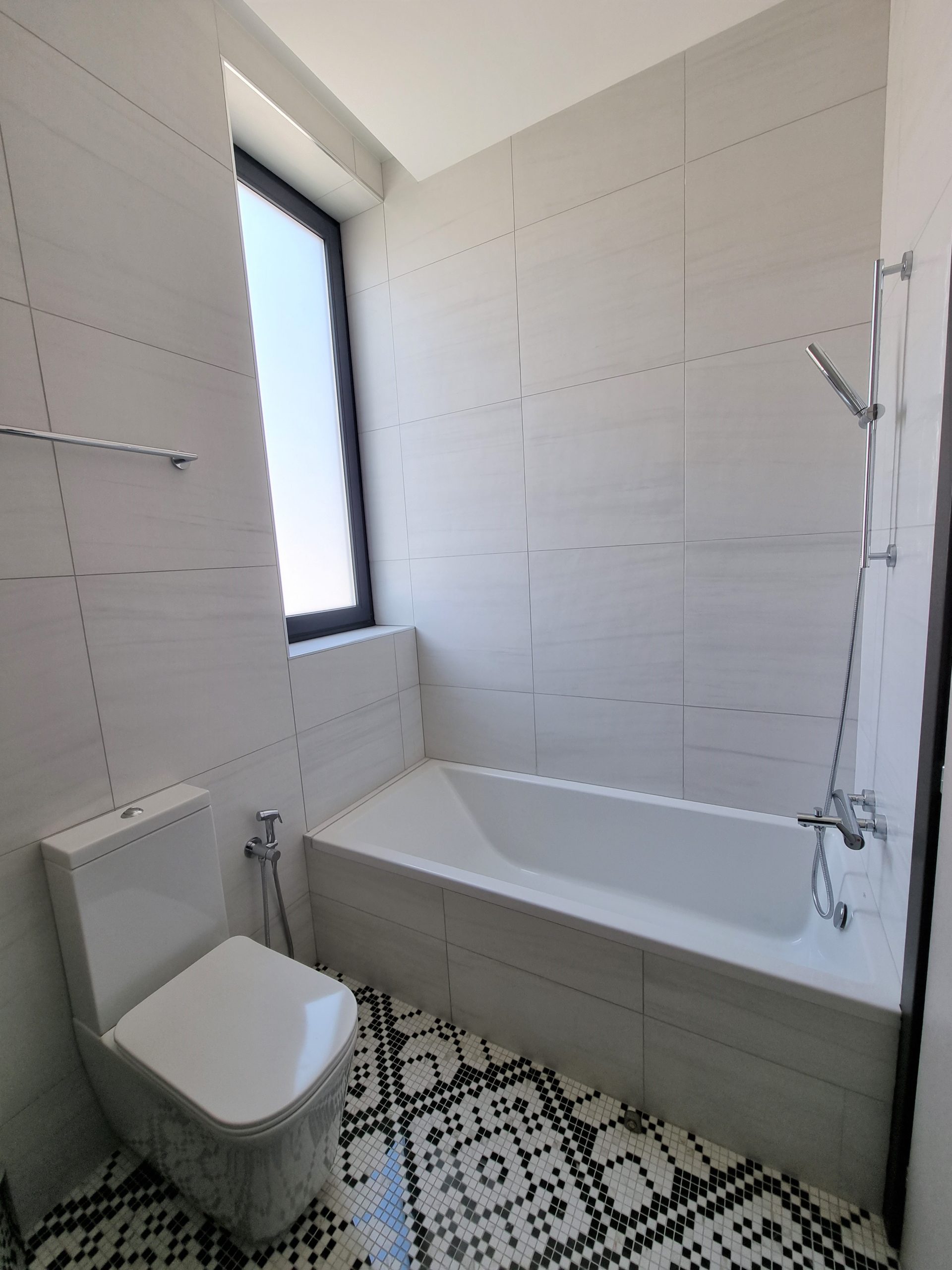 3 Bed, 2 Bath, ApartmentFor Sale, Limassol, Limassol