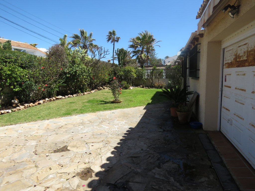 3 Bed, 2 Bath, HouseFor Sale, Marbella, Malaga