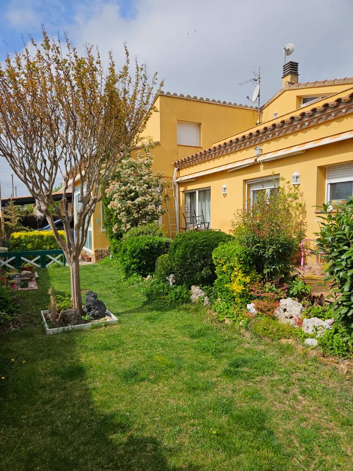 3 Bed, 2 Bath, HouseFor Sale, Fortia, Girona, 17469