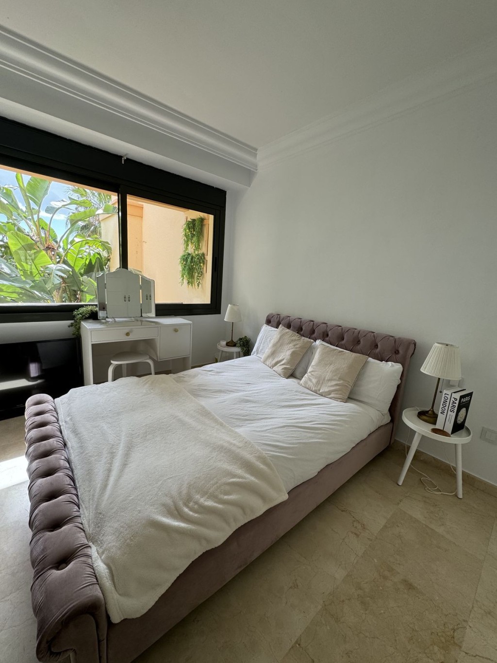 3 Bed, 2 Bath, ApartmentFor Sale, Nueva Andalucia, Malaga