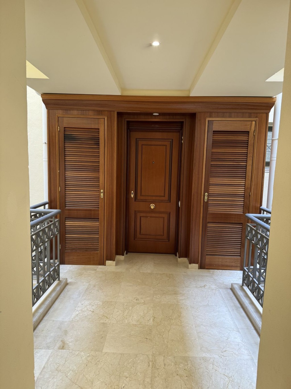 3 Bed, 2 Bath, ApartmentFor Sale, Nueva Andalucia, Malaga