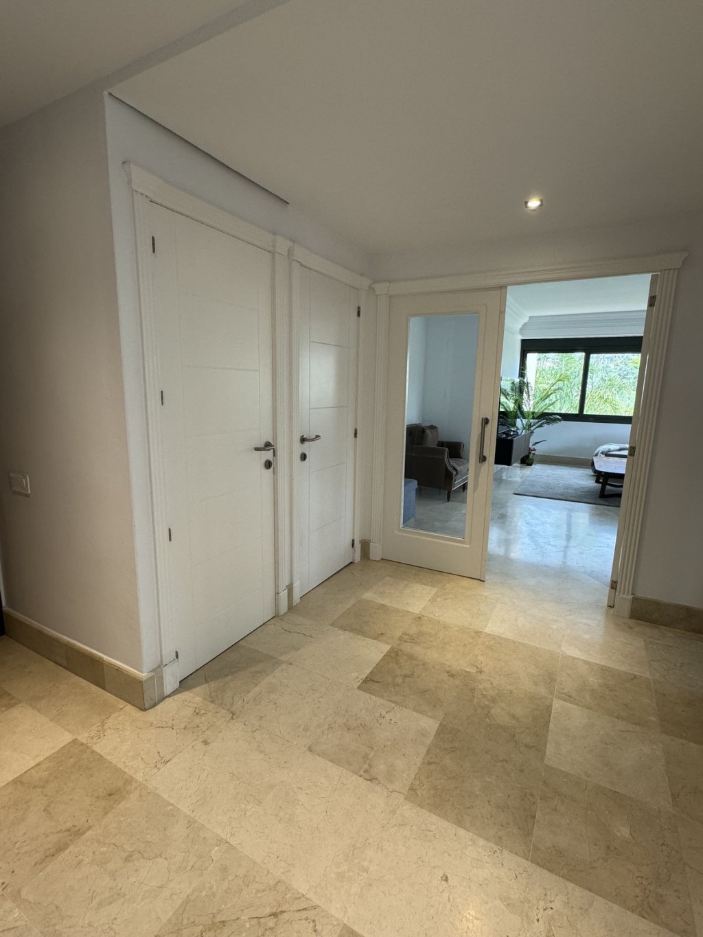 3 Bed, 2 Bath, ApartmentFor Sale, Nueva Andalucia, Malaga