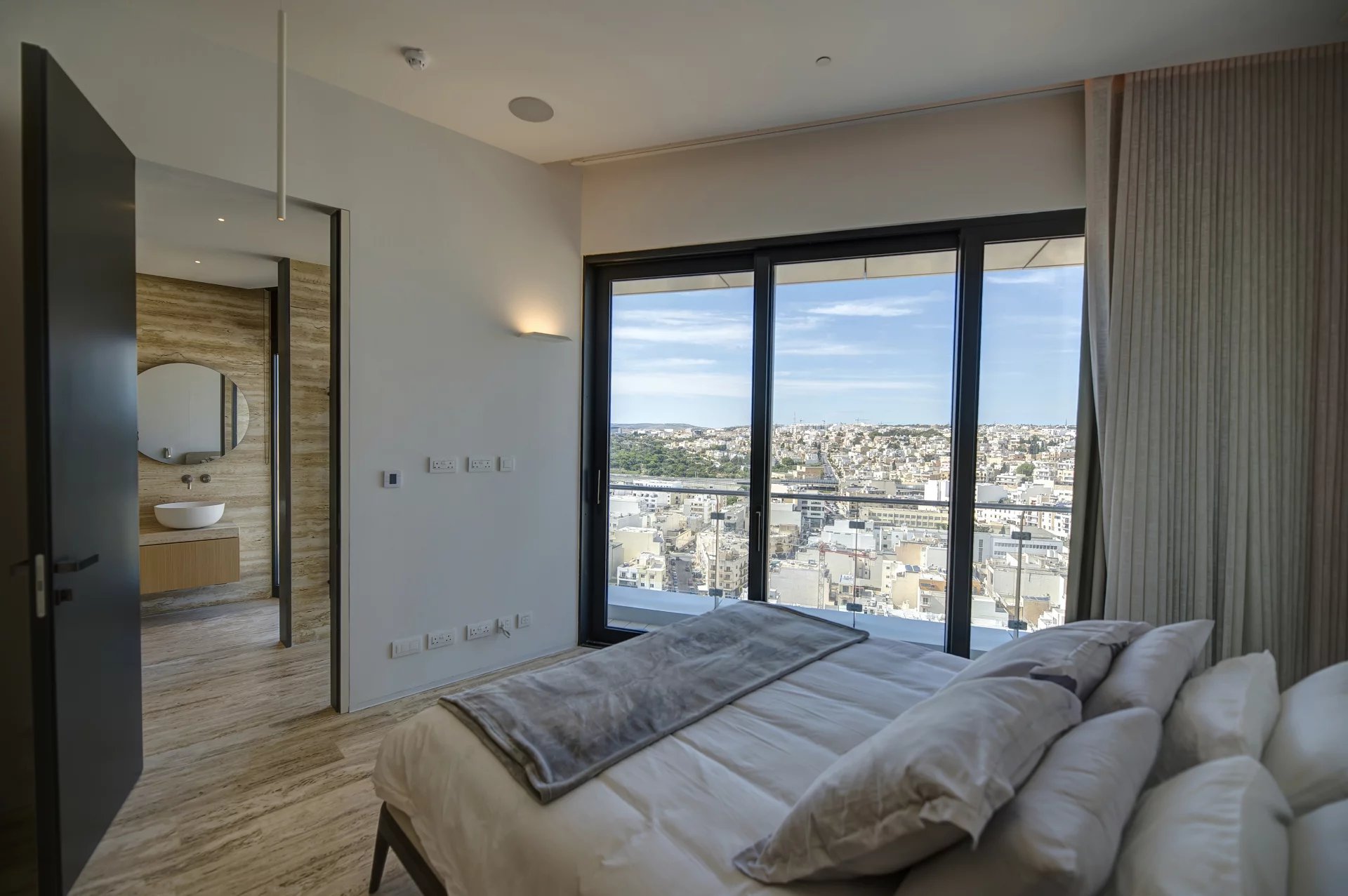 3 Bed, 4 Bath, ApartmentFor Sale, Gzira, Central