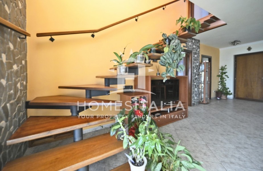 4 Bed, 2 Bath, ApartmentFor Sale, Viterbo, Viterbo, Latium
